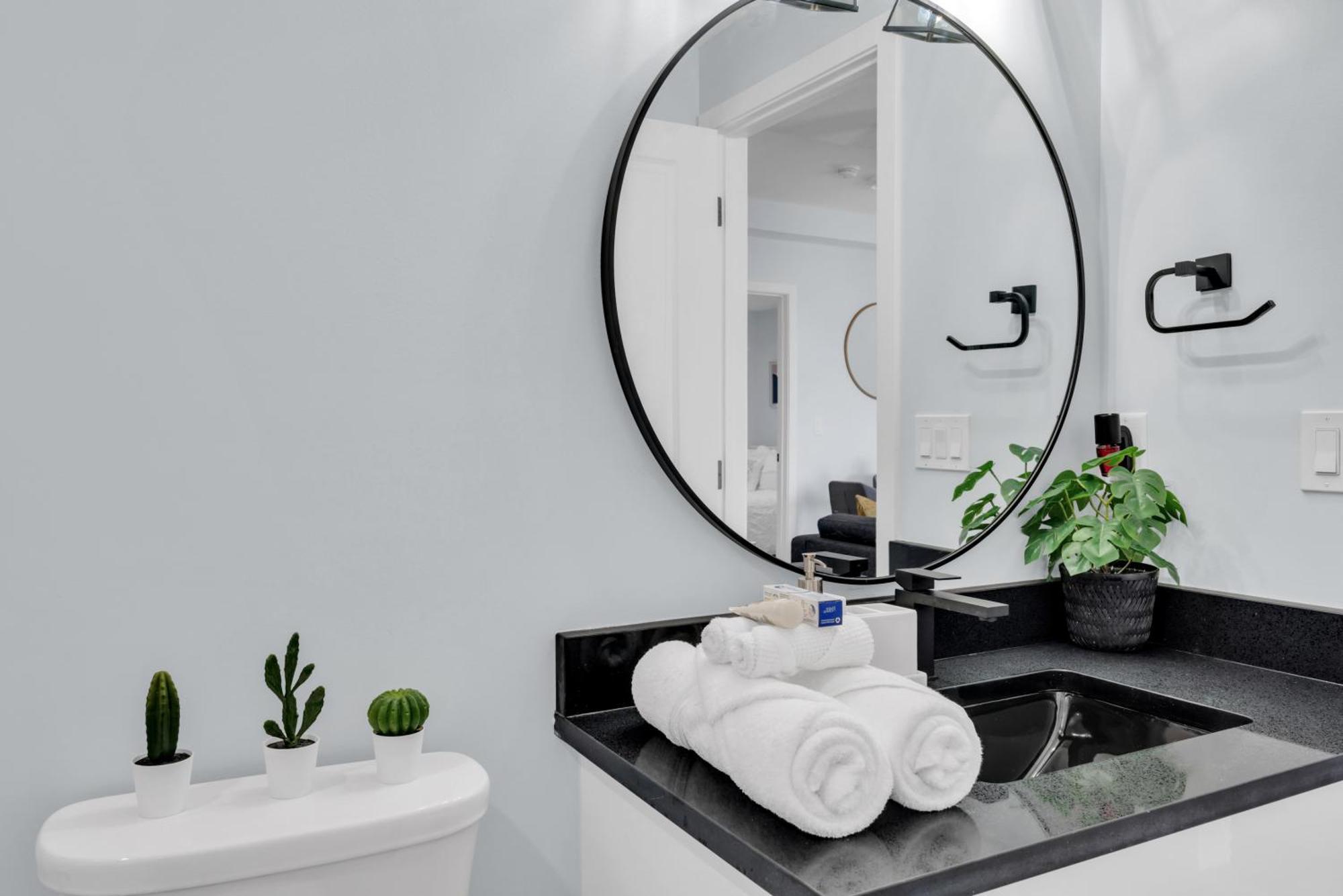 You Will Love This 2Br Guest Suite In Se Calgary Ngoại thất bức ảnh