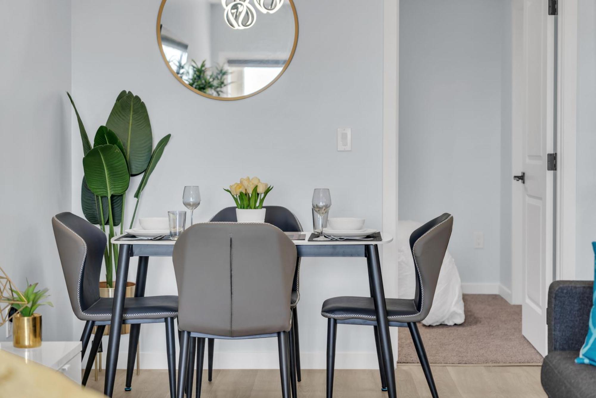 You Will Love This 2Br Guest Suite In Se Calgary Ngoại thất bức ảnh