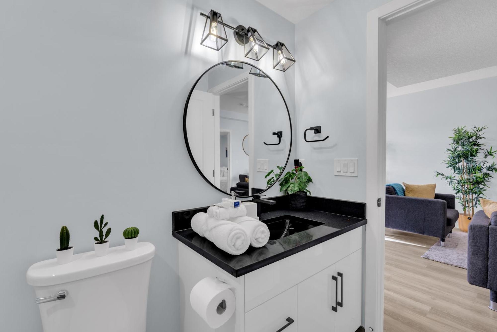 You Will Love This 2Br Guest Suite In Se Calgary Ngoại thất bức ảnh