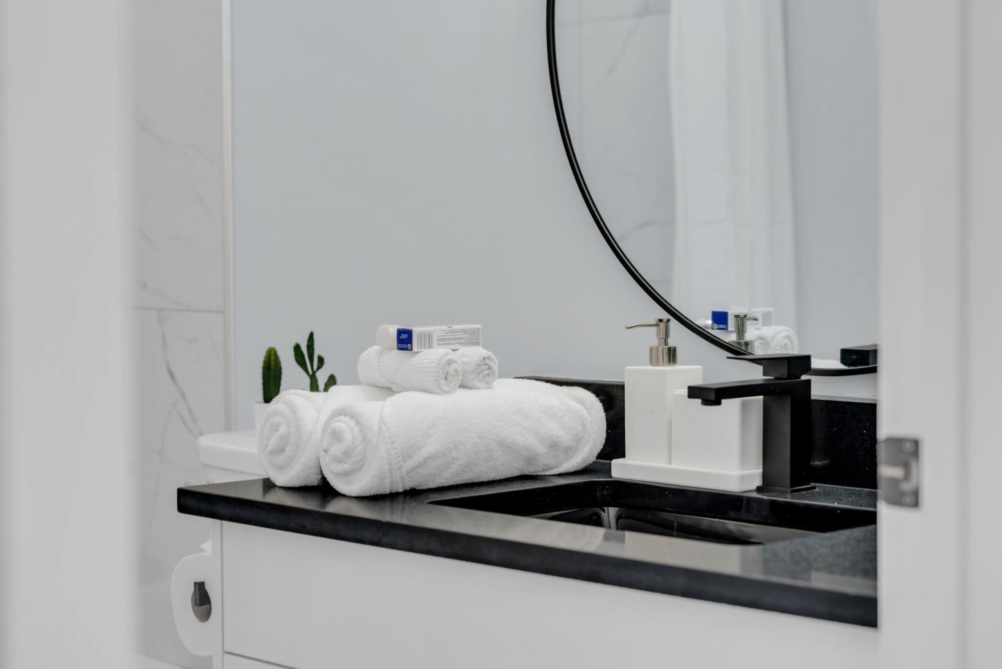 You Will Love This 2Br Guest Suite In Se Calgary Ngoại thất bức ảnh